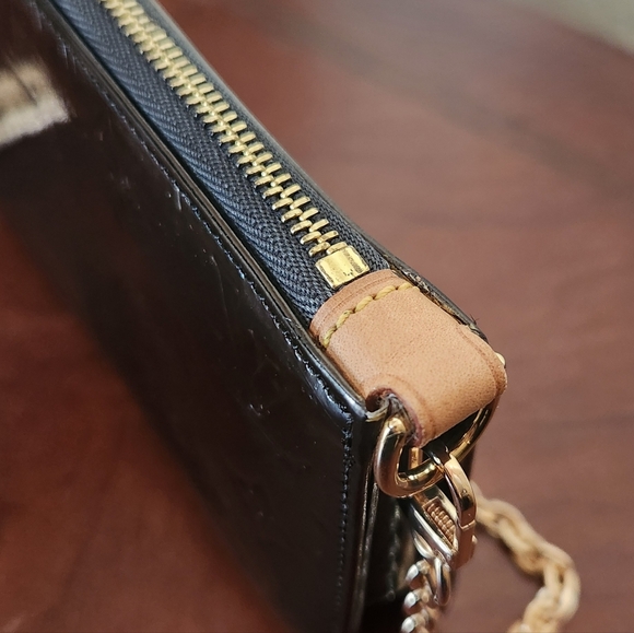 Louis Vuitton Black Monogram Vernis Lexington Pochette Bag - Picture 5 of 9